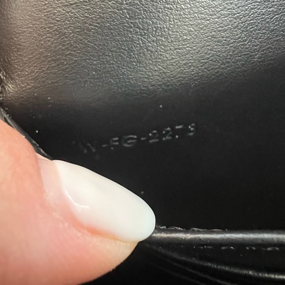 Celine Triomphe wallet on chain - Picture 7 of 11